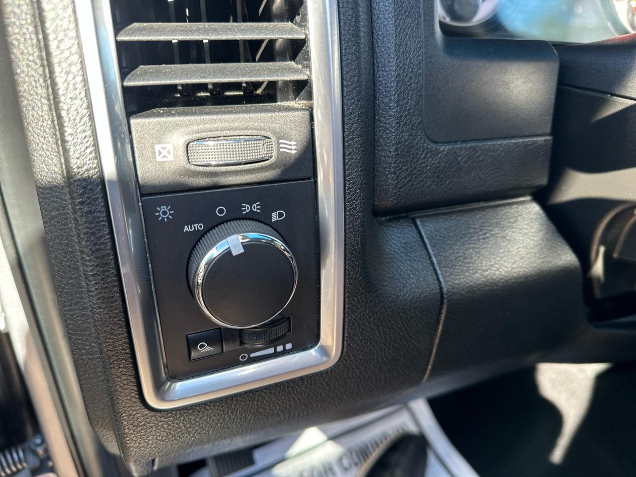 RAM 1500 Classic SLT 4x4 Quad Cab 6'4" Box 2024