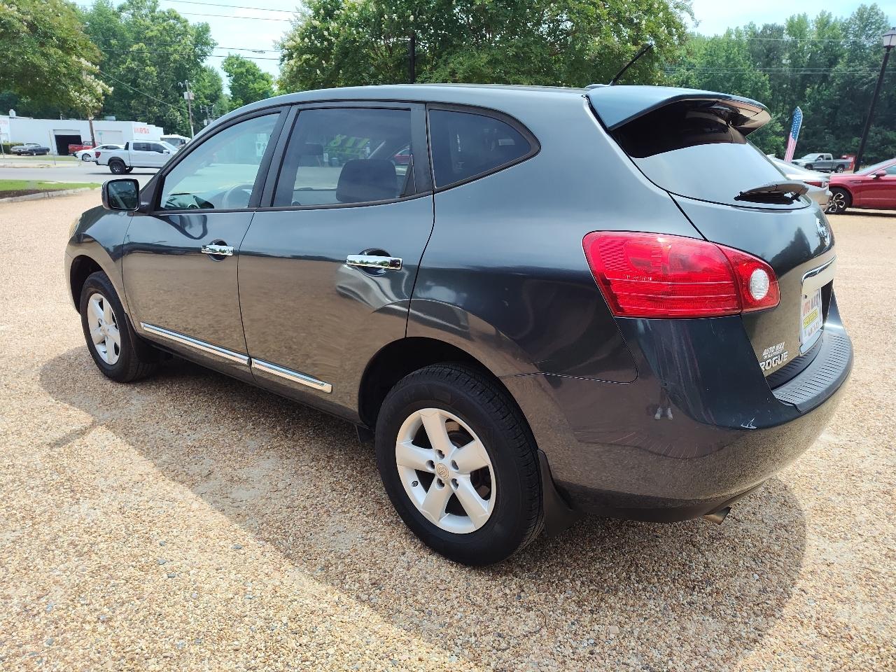 Nissan Rogue FWD 4dr S 2013