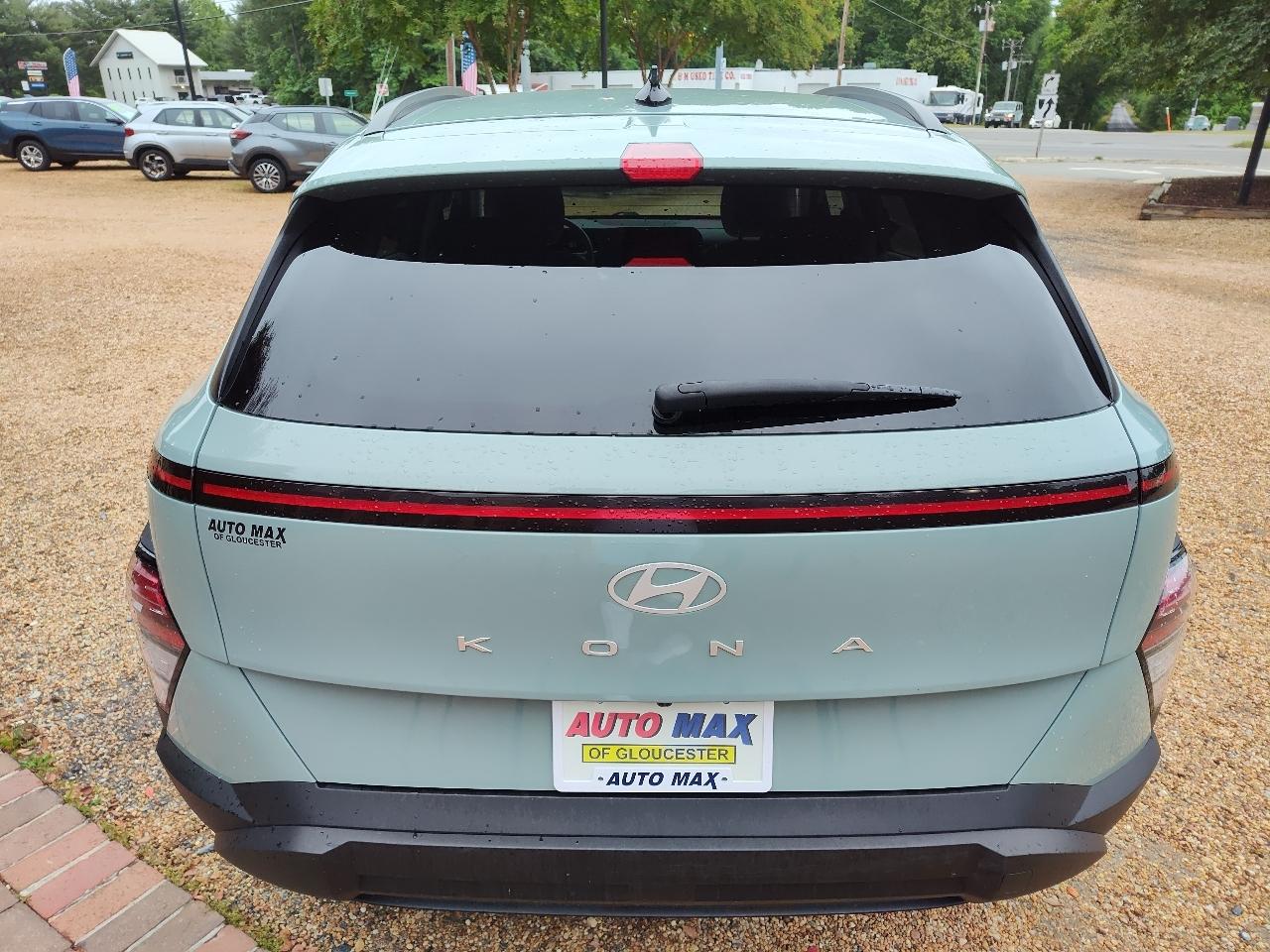 Hyundai Kona SEL FWD 2024