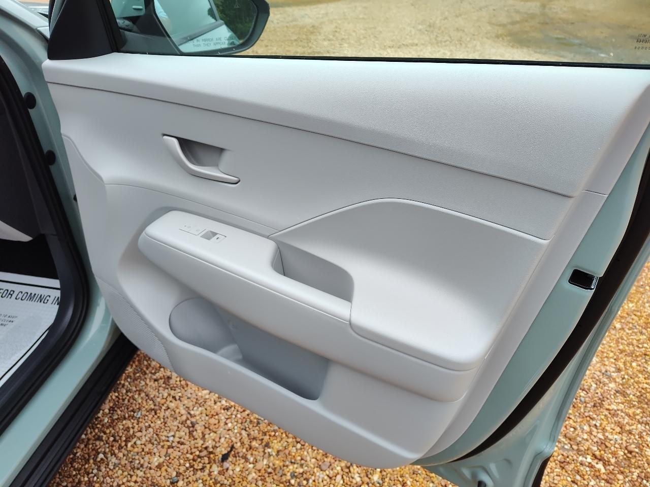 Hyundai Kona SEL FWD 2024