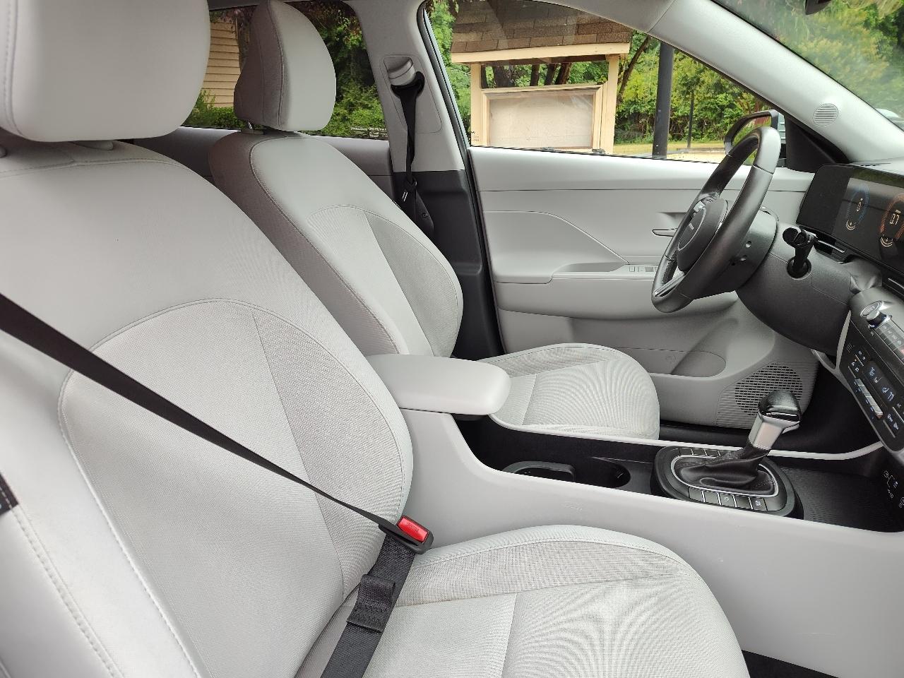 Hyundai Kona SEL FWD 2024