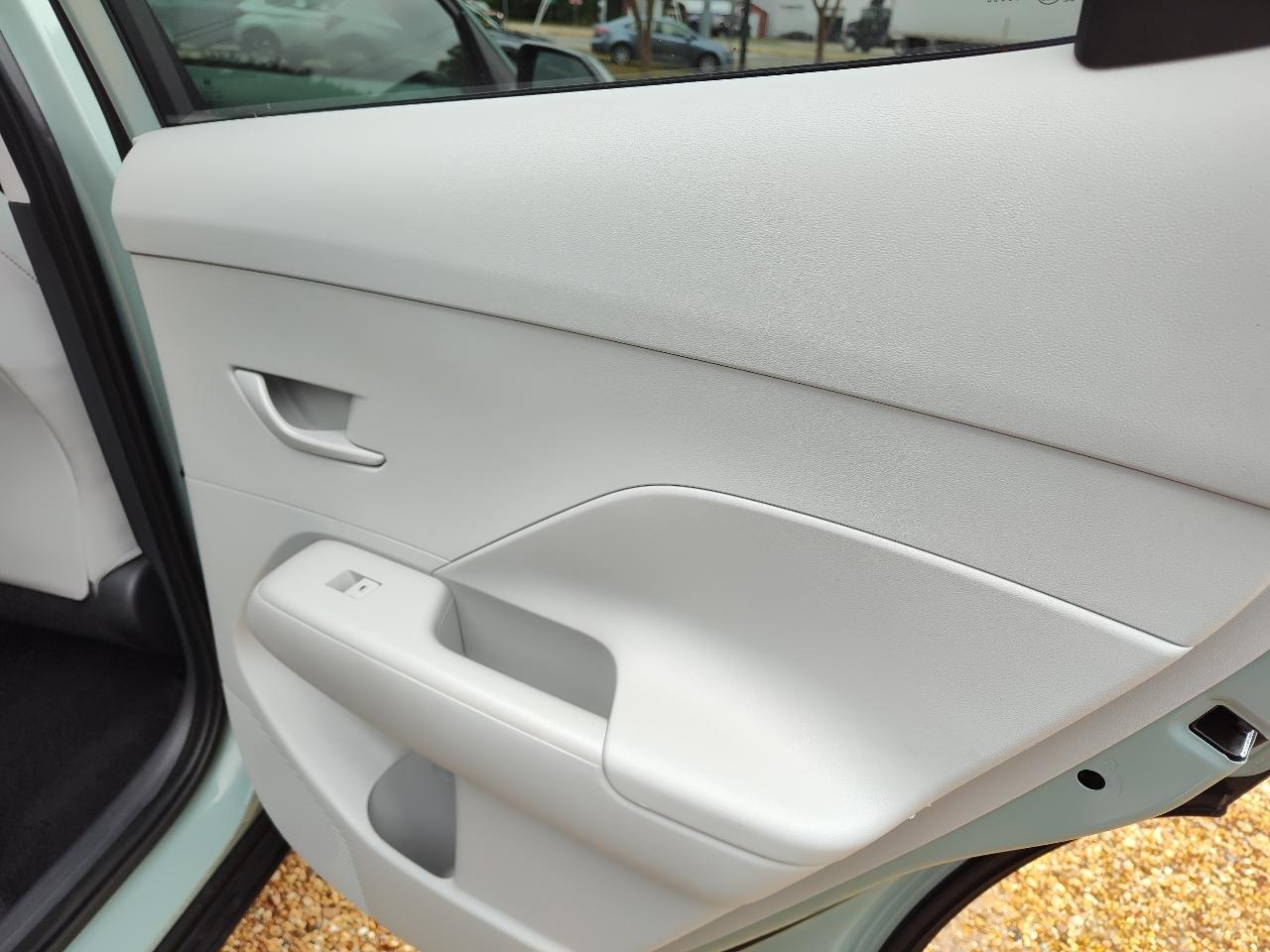 Hyundai Kona SEL FWD 2024