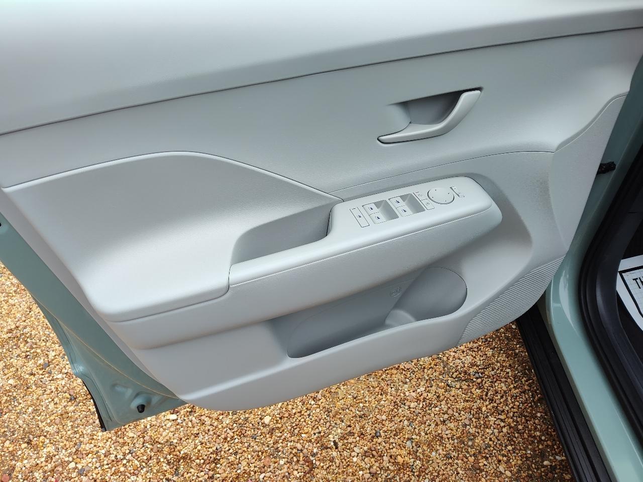 Hyundai Kona SEL FWD 2024