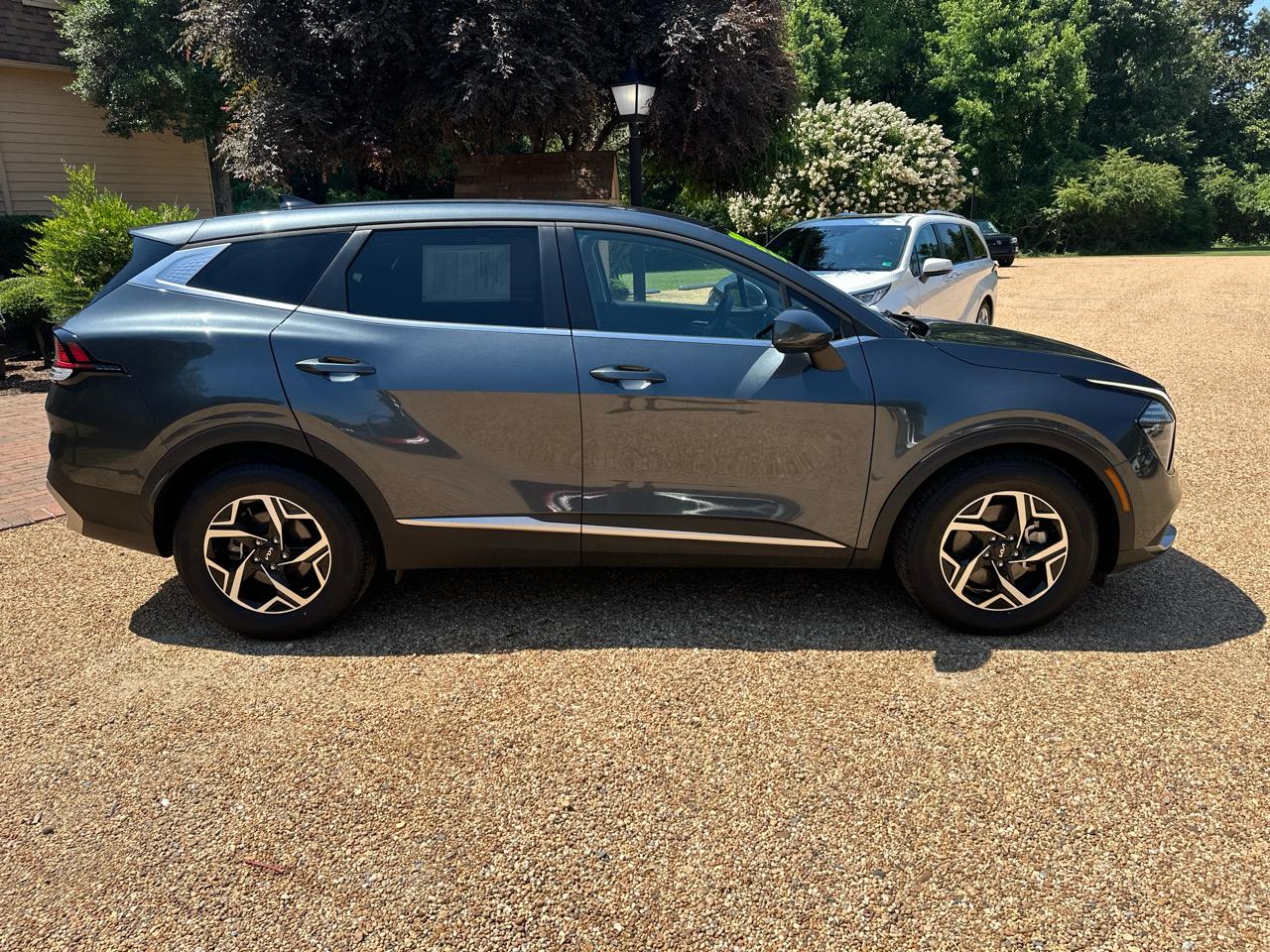 Kia Sportage LX FWD 2024
