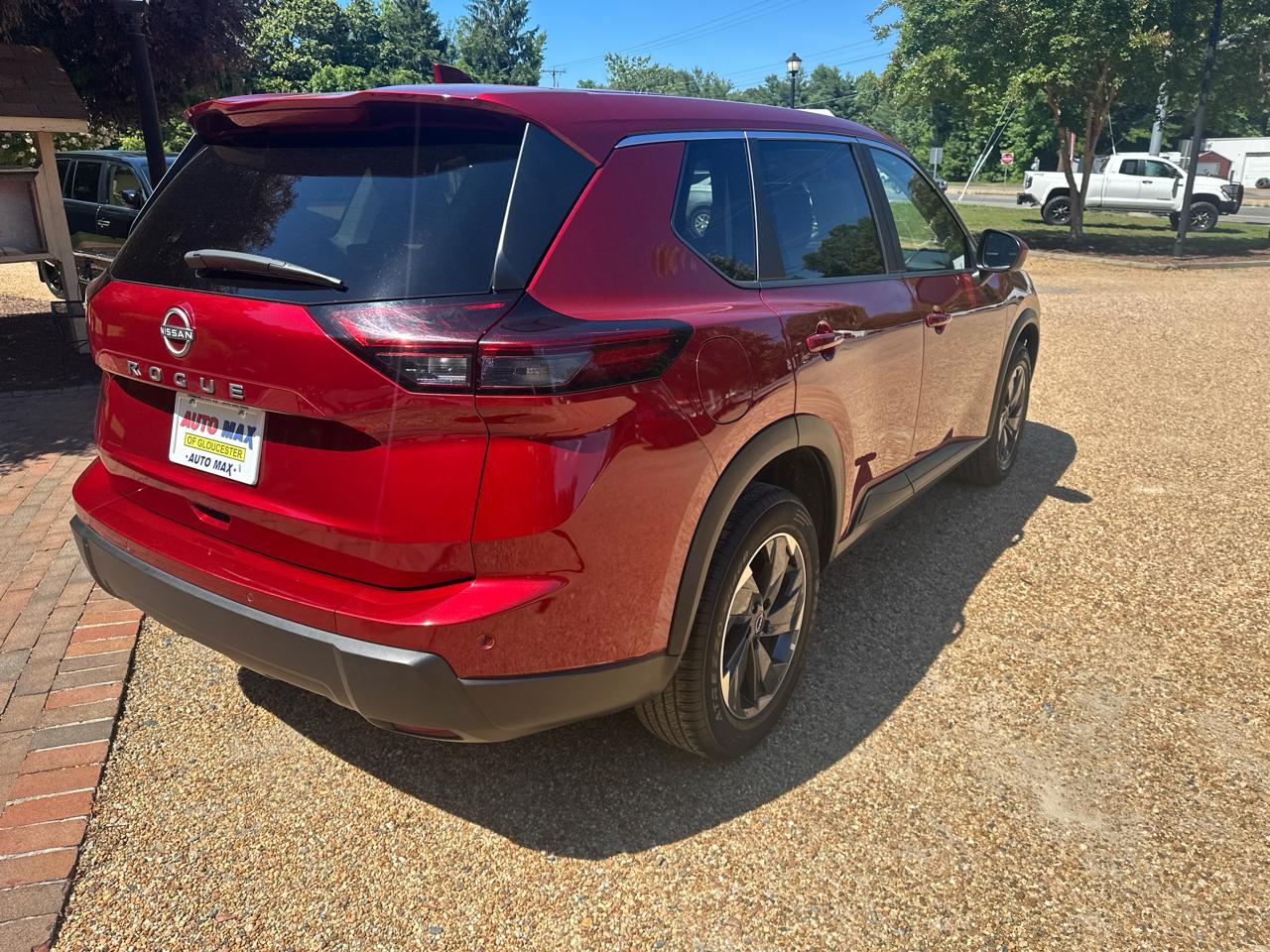 Nissan Rogue FWD SV 2025