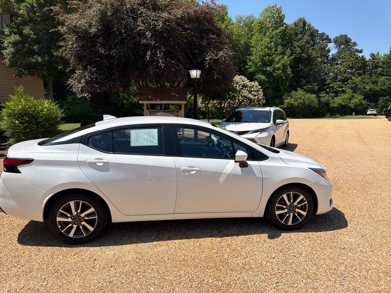 Nissan Versa SV CVT 2023