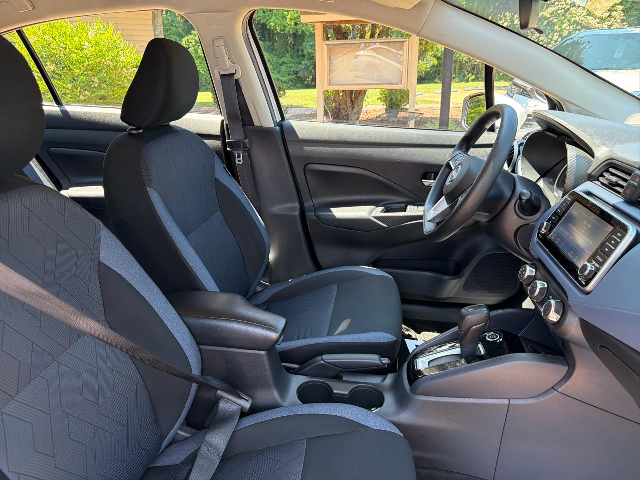 Nissan Versa SV CVT 2023