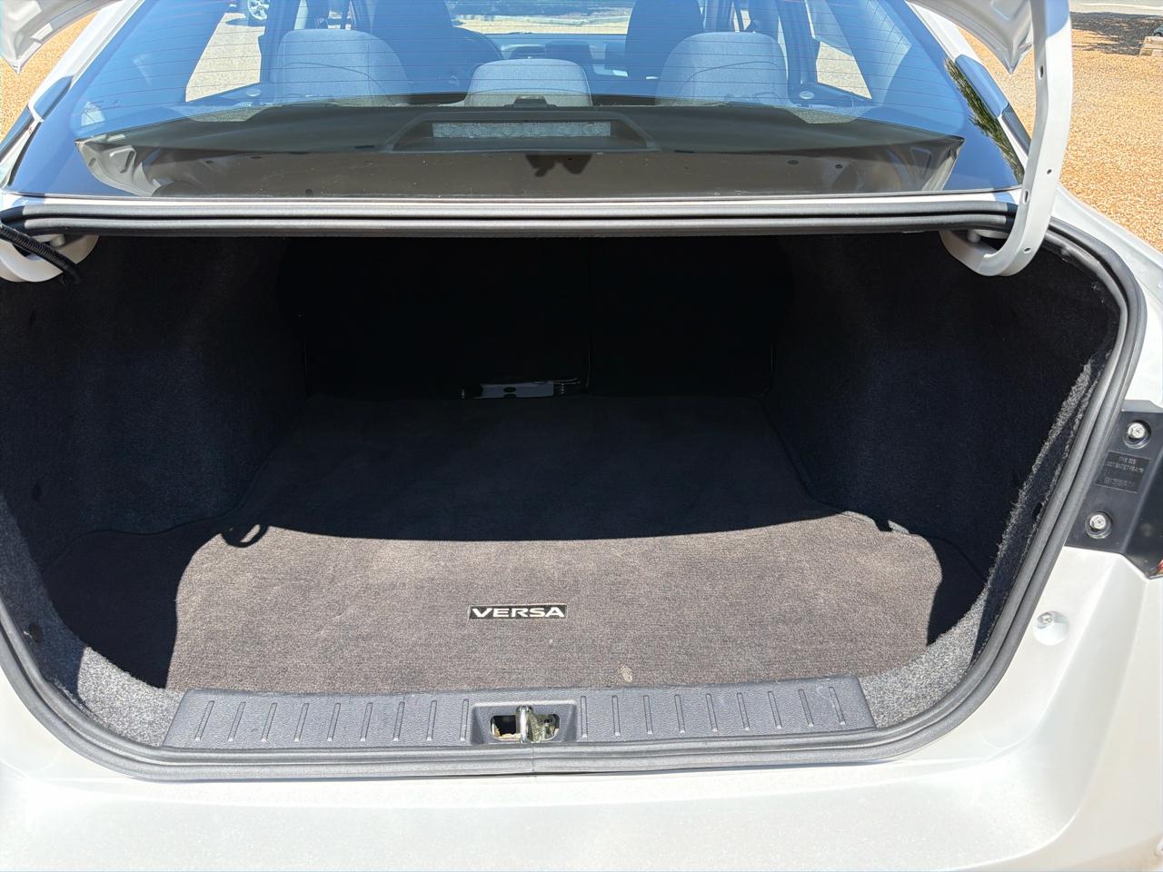 Nissan Versa SV CVT 2023