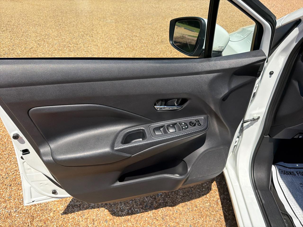 Nissan Versa SV CVT 2023