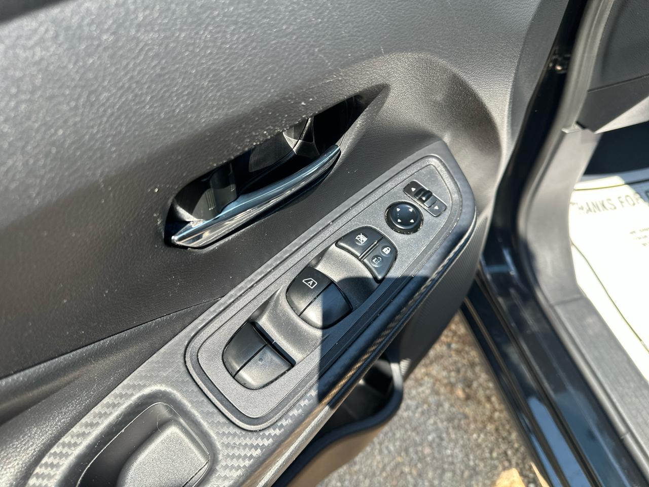 Nissan Versa SV CVT 2025