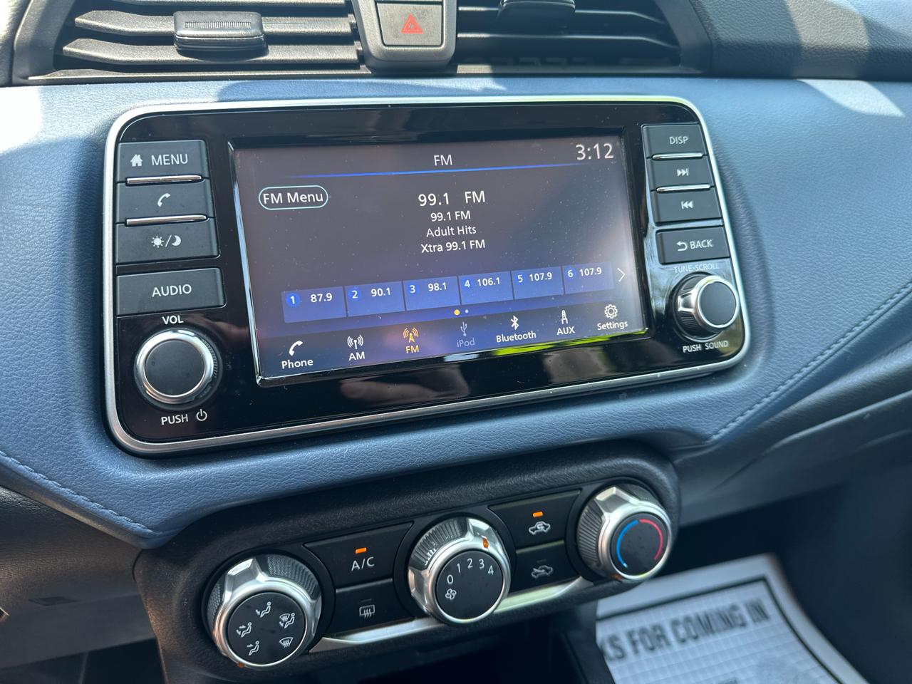 Nissan Versa SV CVT 2025