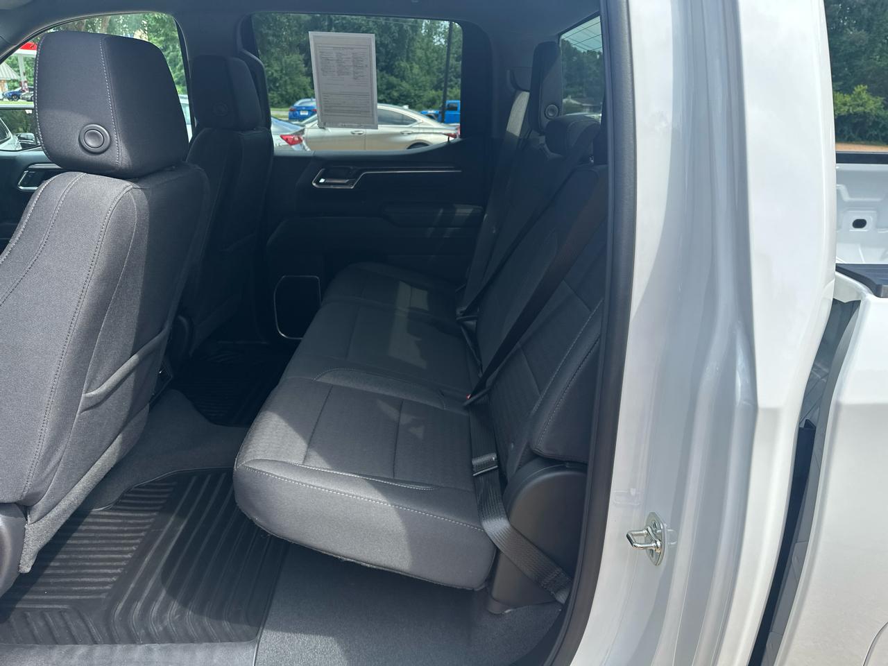 Chevrolet Silverado 1500 4WD Crew Cab 147" RST 2026