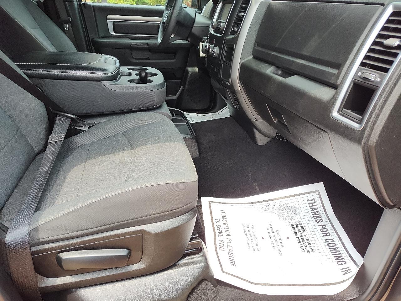 RAM 1500 Classic Warlock 4x4 Crew Cab 5'7" Box 2024