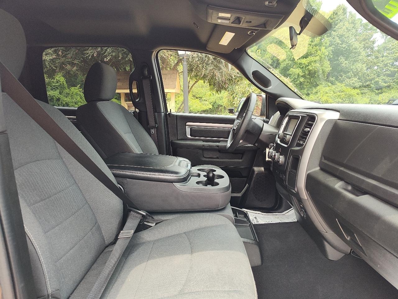 RAM 1500 Classic Warlock 4x4 Crew Cab 5'7" Box 2024
