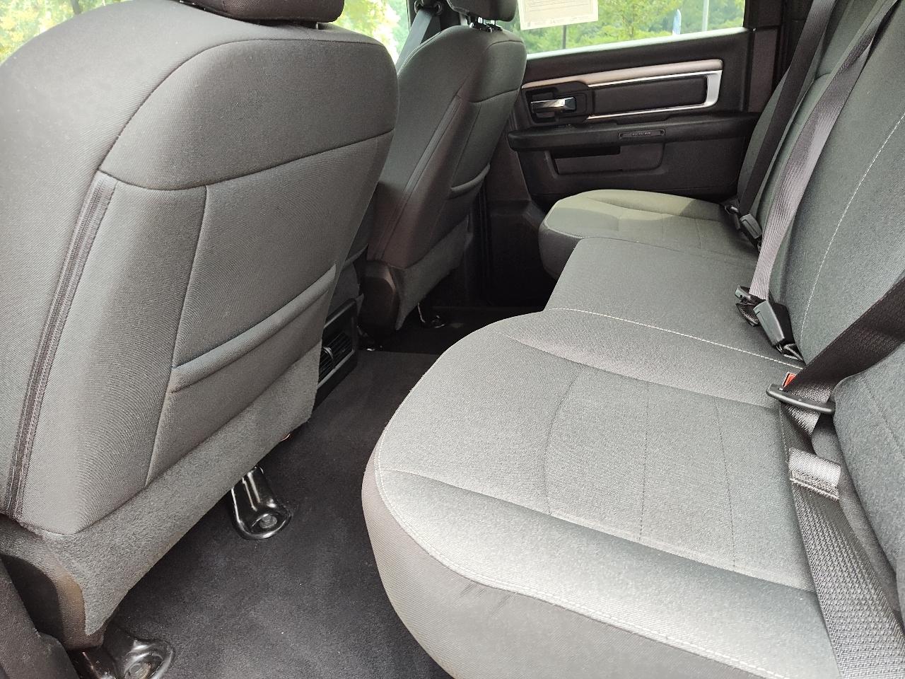 RAM 1500 Classic Warlock 4x4 Crew Cab 5'7" Box 2024