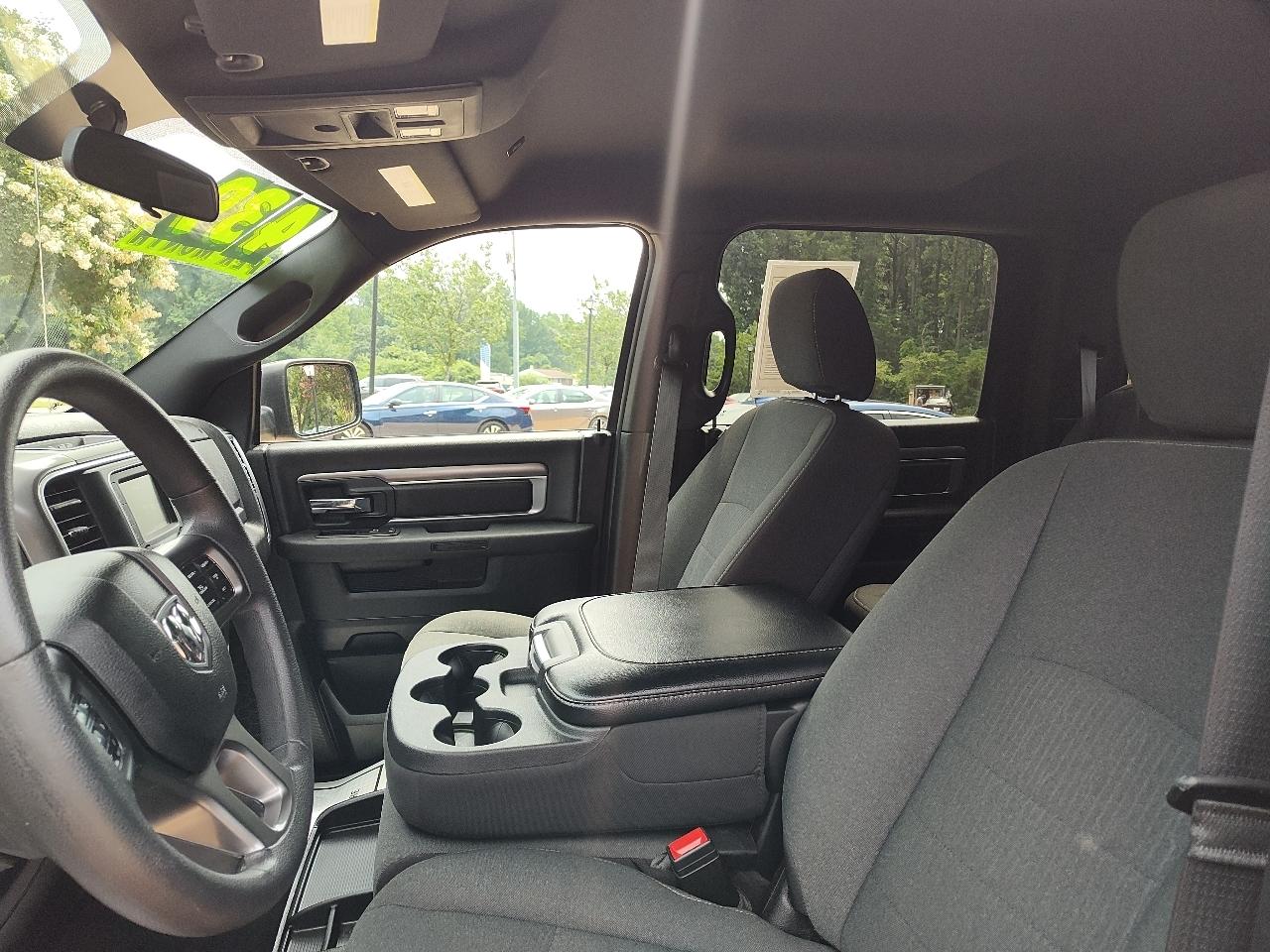 RAM 1500 Classic Warlock 4x4 Crew Cab 5'7" Box 2024