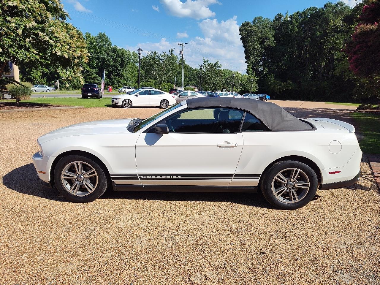 Ford Mustang 2dr Conv V6 2012