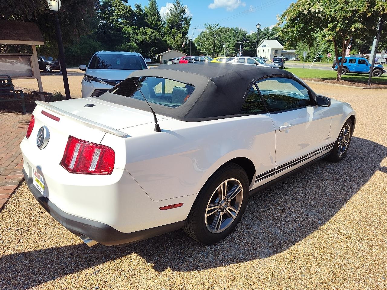 Ford Mustang 2dr Conv V6 2012