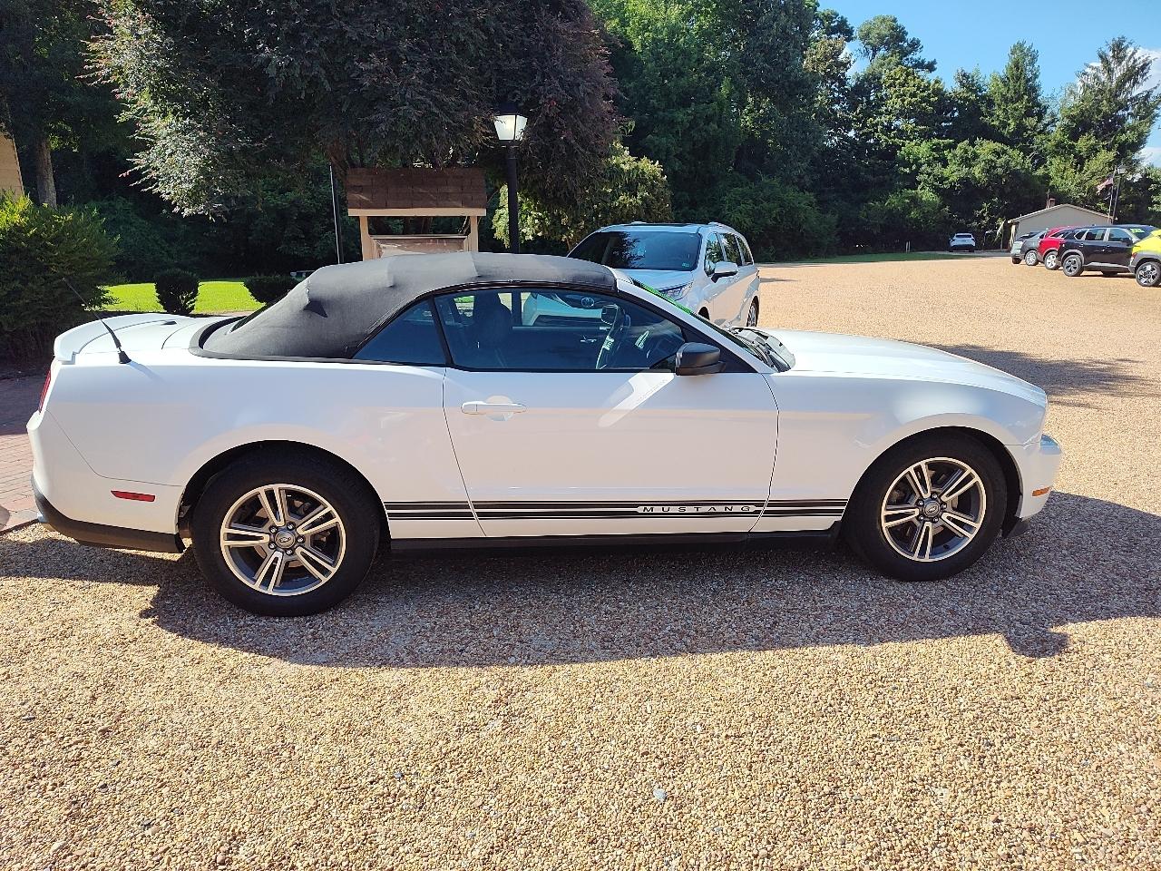 Ford Mustang 2dr Conv V6 2012
