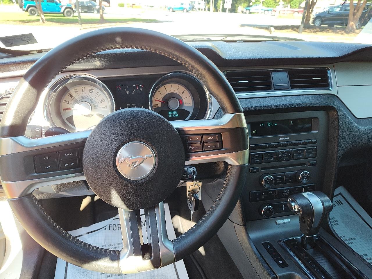 Ford Mustang 2dr Conv V6 2012