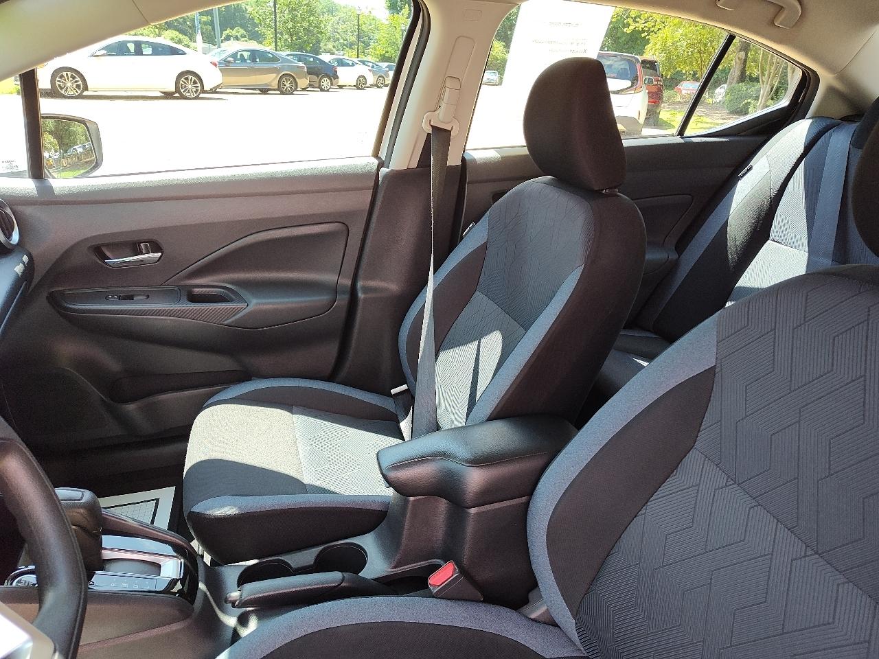 Nissan Versa SV CVT 2024