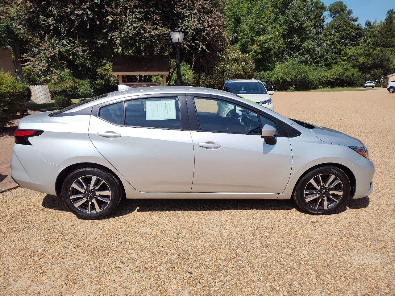 Nissan Versa SV CVT 2024