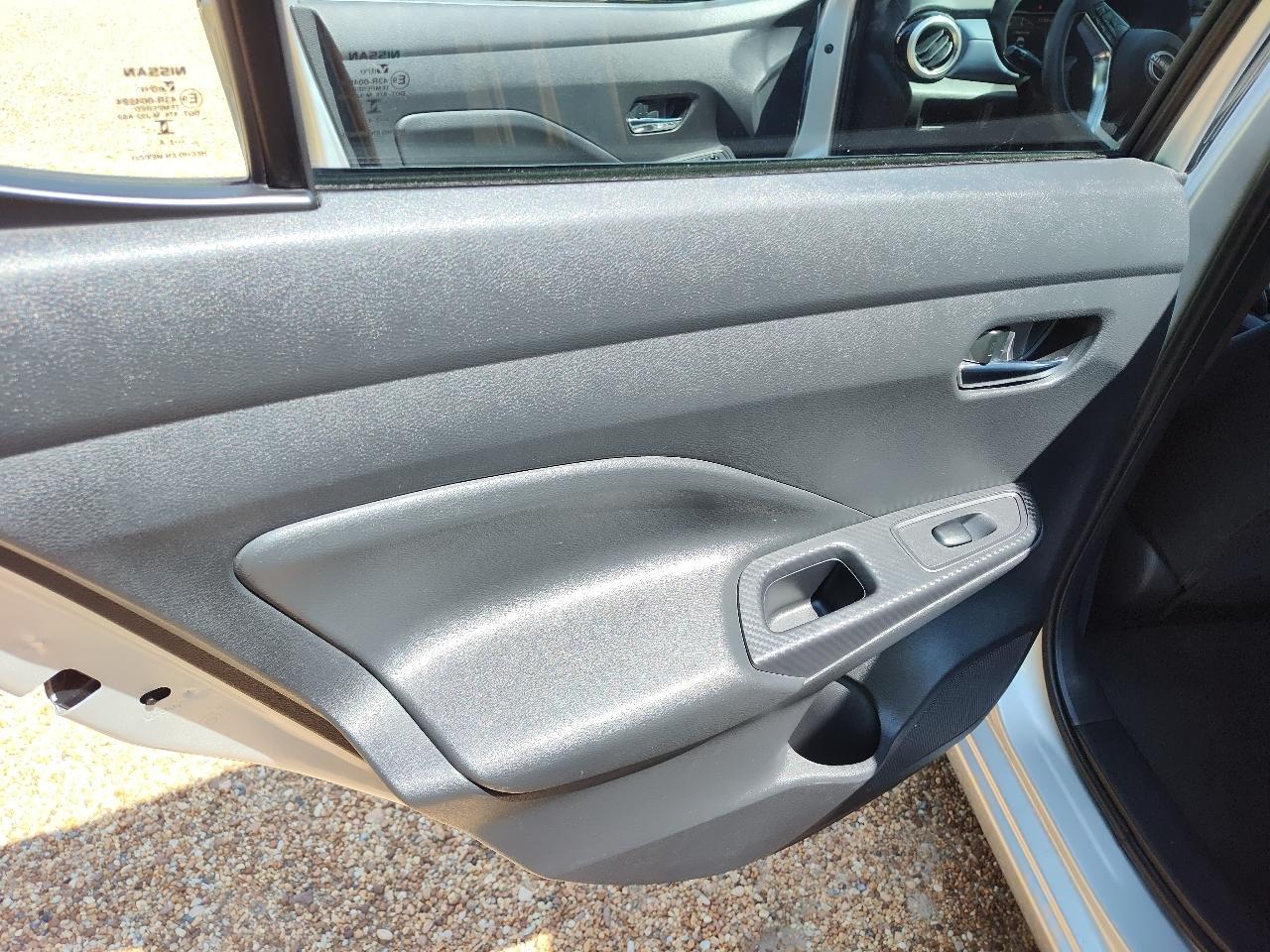 Nissan Versa SV CVT 2024