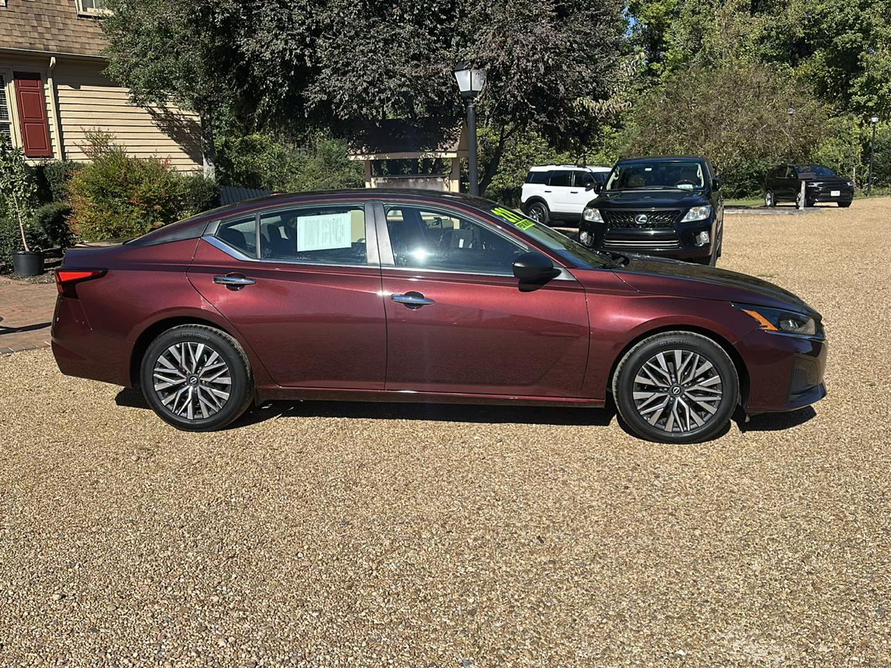 Nissan Altima 2.5 SV Sedan 2024