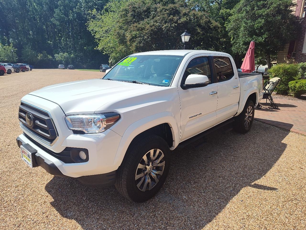 Toyota Tacoma 2WD SR5 Double Cab 5' Bed V6 AT (Natl) 2023