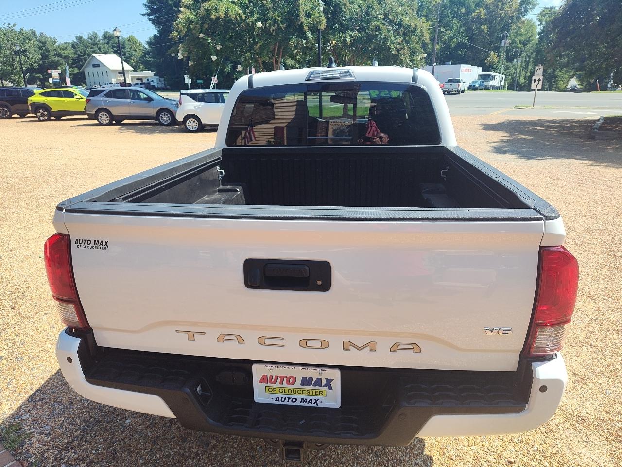 Toyota Tacoma 2WD SR5 Double Cab 5' Bed V6 AT (Natl) 2023