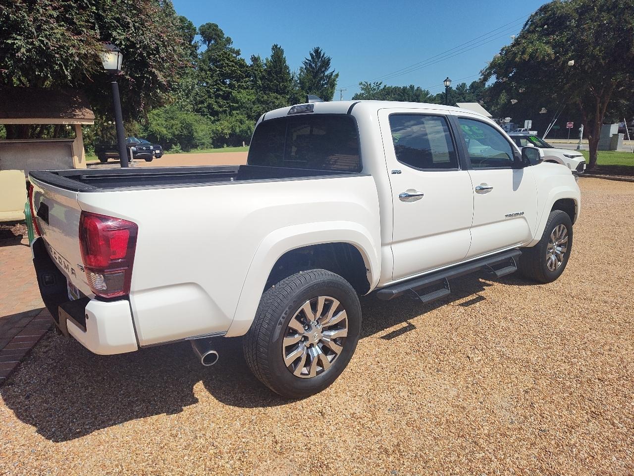 Toyota Tacoma 2WD SR5 Double Cab 5' Bed V6 AT (Natl) 2023