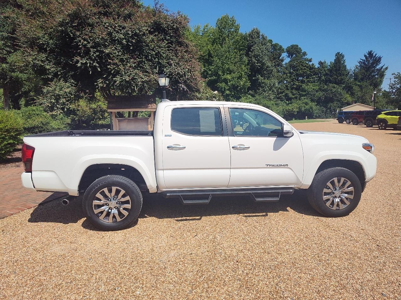 Toyota Tacoma 2WD SR5 Double Cab 5' Bed V6 AT (Natl) 2023