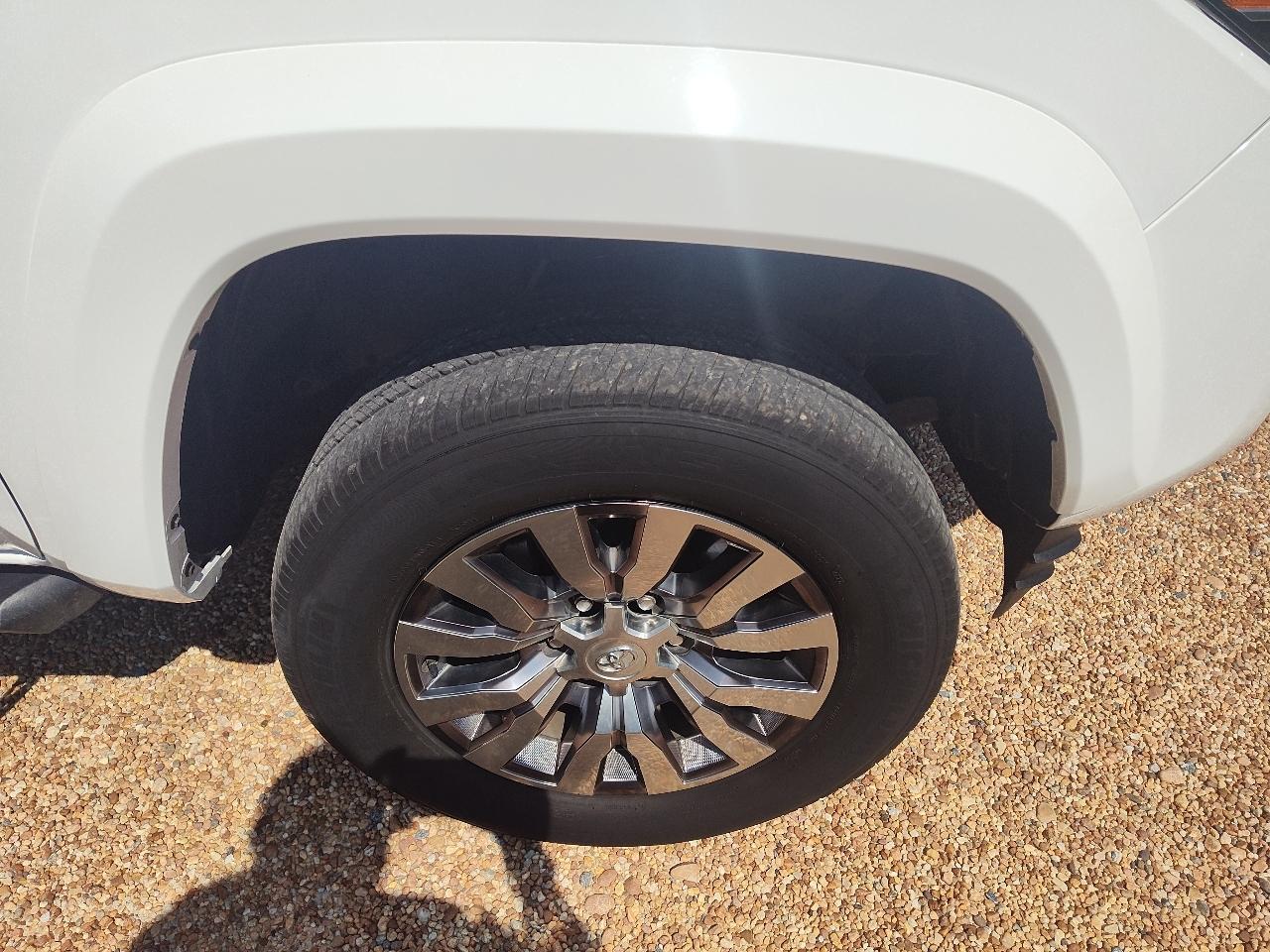 Toyota Tacoma 2WD SR5 Double Cab 5' Bed V6 AT (Natl) 2023