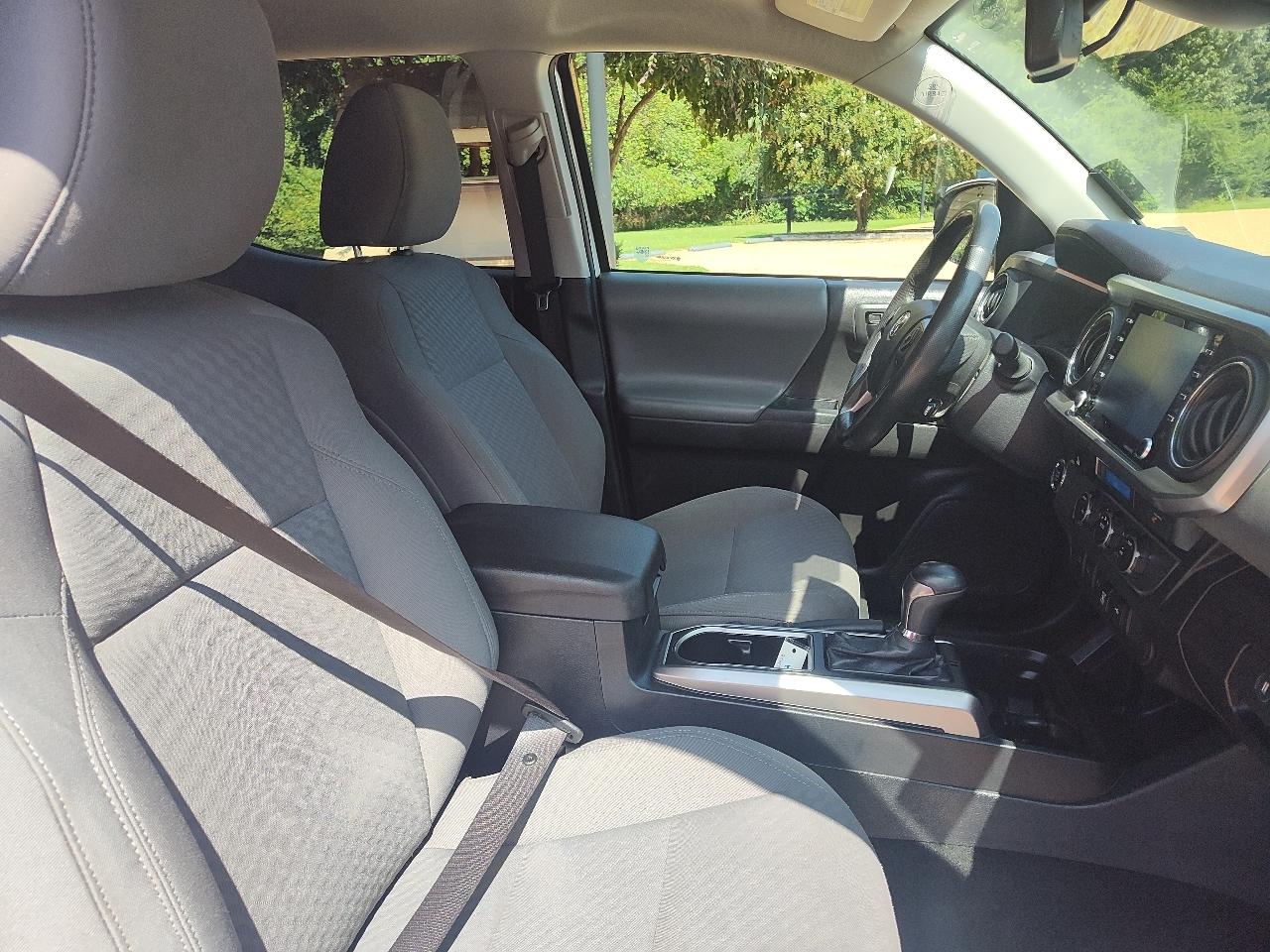 Toyota Tacoma 2WD SR5 Double Cab 5' Bed V6 AT (Natl) 2023