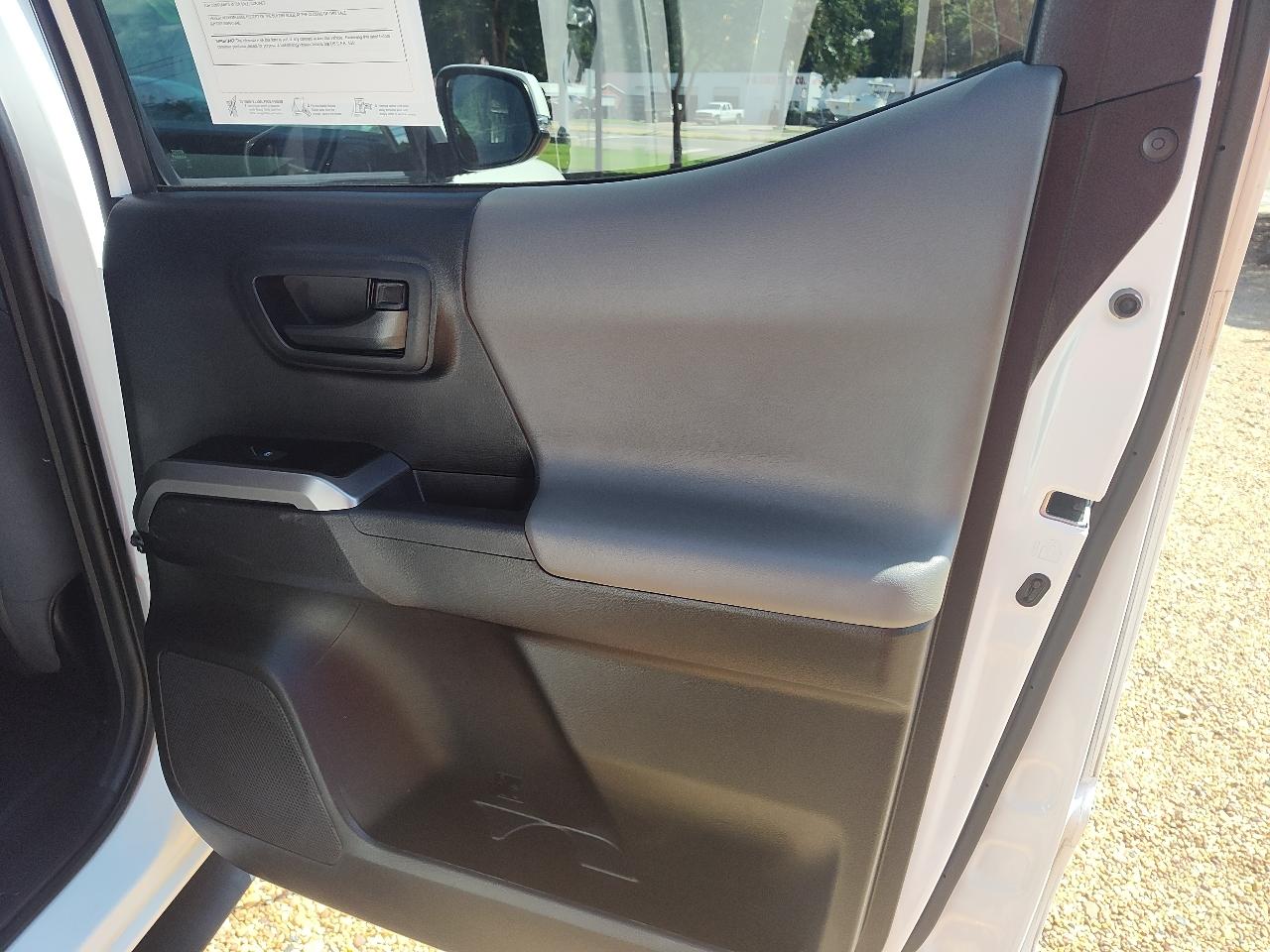 Toyota Tacoma 2WD SR5 Double Cab 5' Bed V6 AT (Natl) 2023