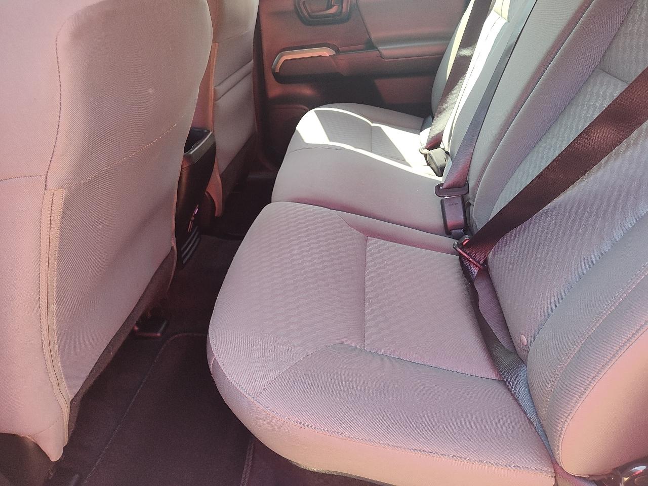 Toyota Tacoma 2WD SR5 Double Cab 5' Bed V6 AT (Natl) 2023