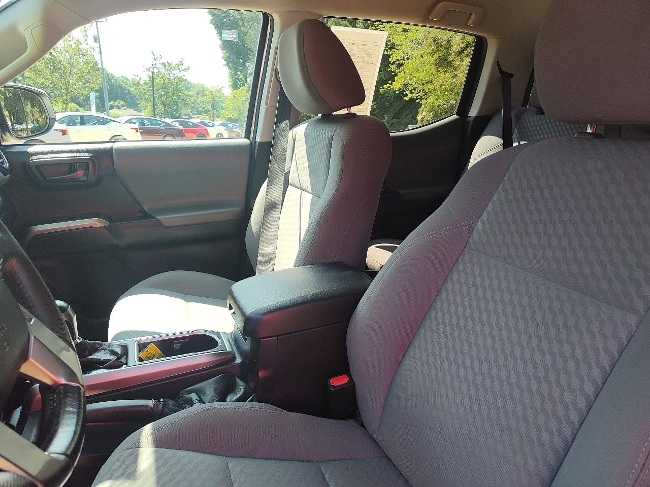 Toyota Tacoma 2WD SR5 Double Cab 5' Bed V6 AT (Natl) 2023