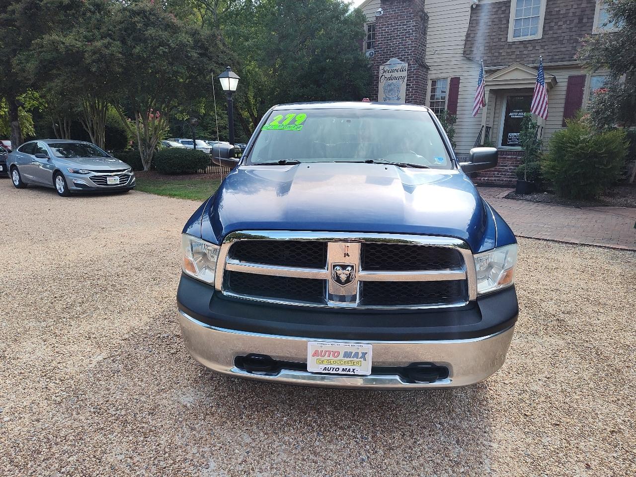 RAM 1500 2WD Quad Cab 140.5" SLT 2011