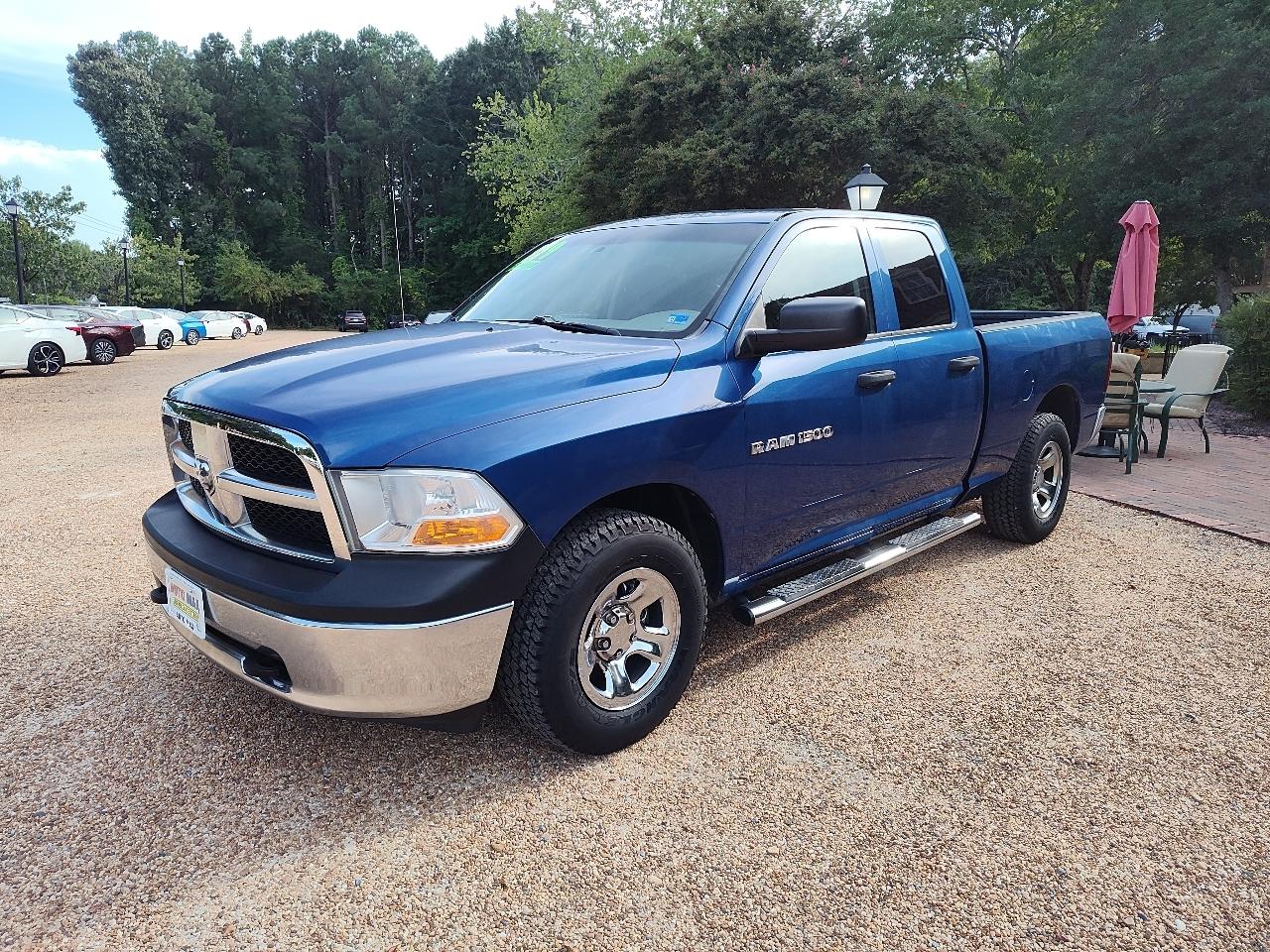 RAM 1500 2WD Quad Cab 140.5" SLT 2011