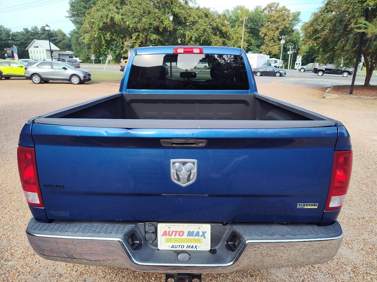 RAM 1500 2WD Quad Cab 140.5" SLT 2011
