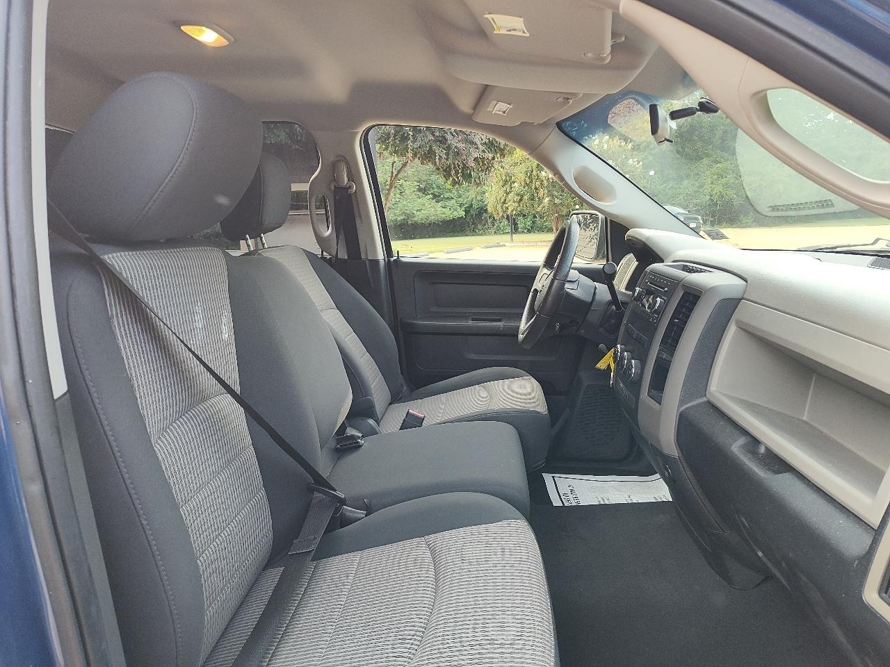 RAM 1500 2WD Quad Cab 140.5" SLT 2011