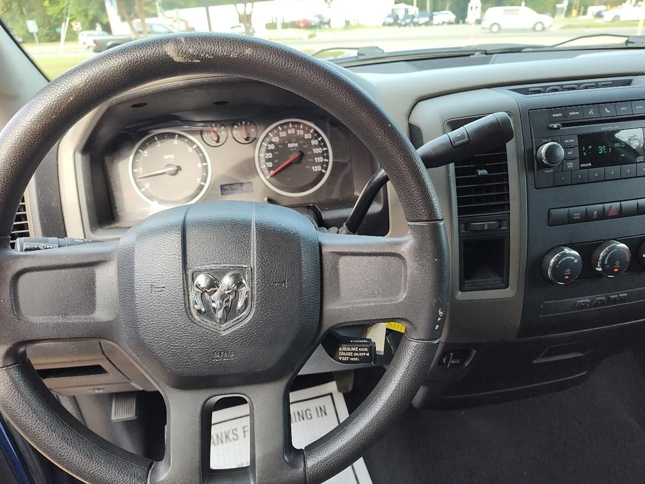 RAM 1500 2WD Quad Cab 140.5" SLT 2011