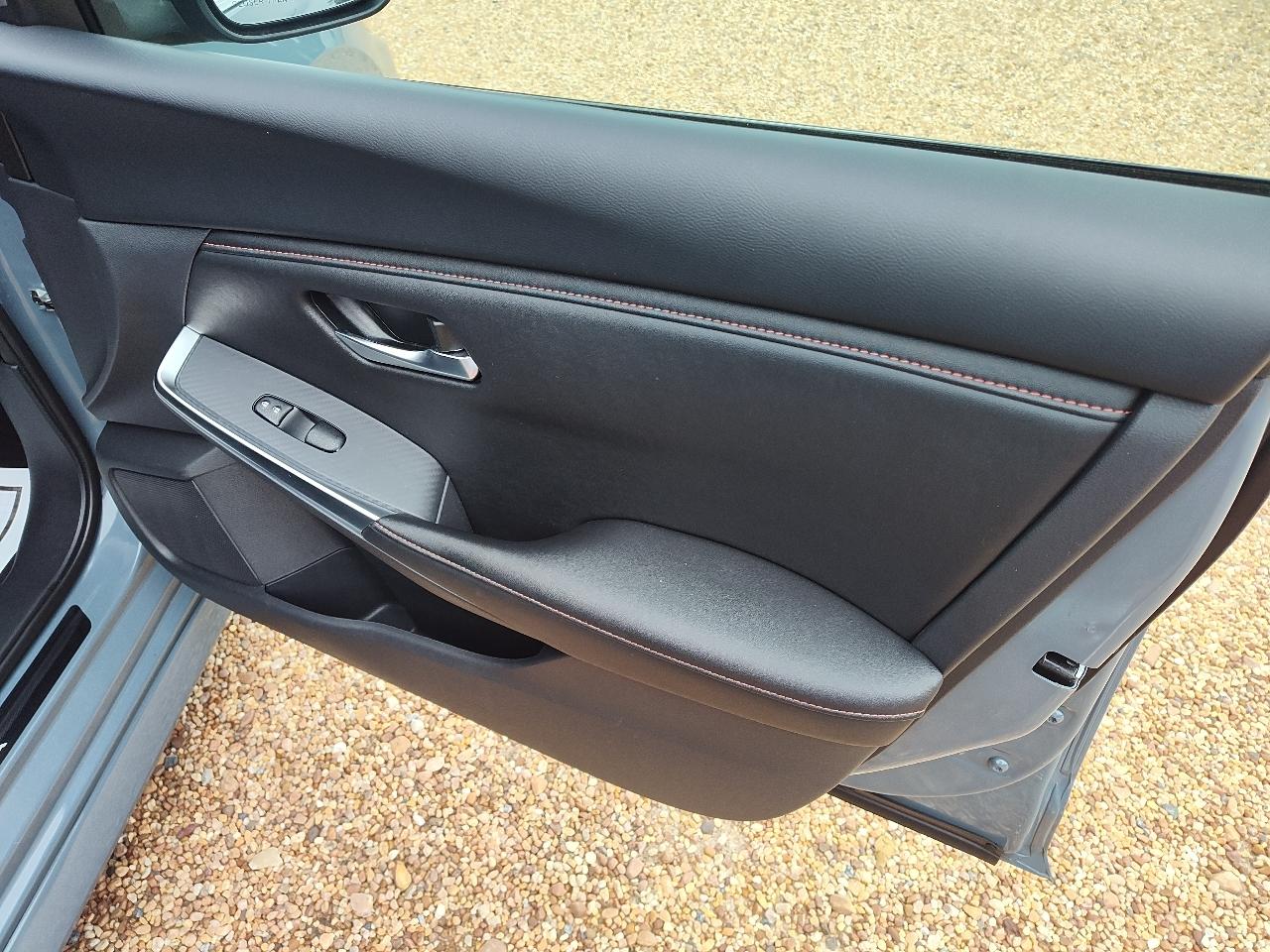 Nissan Sentra SR CVT 2025