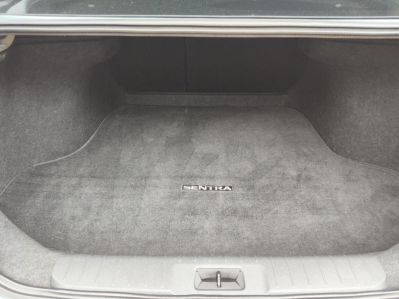 Nissan Sentra SR CVT 2025