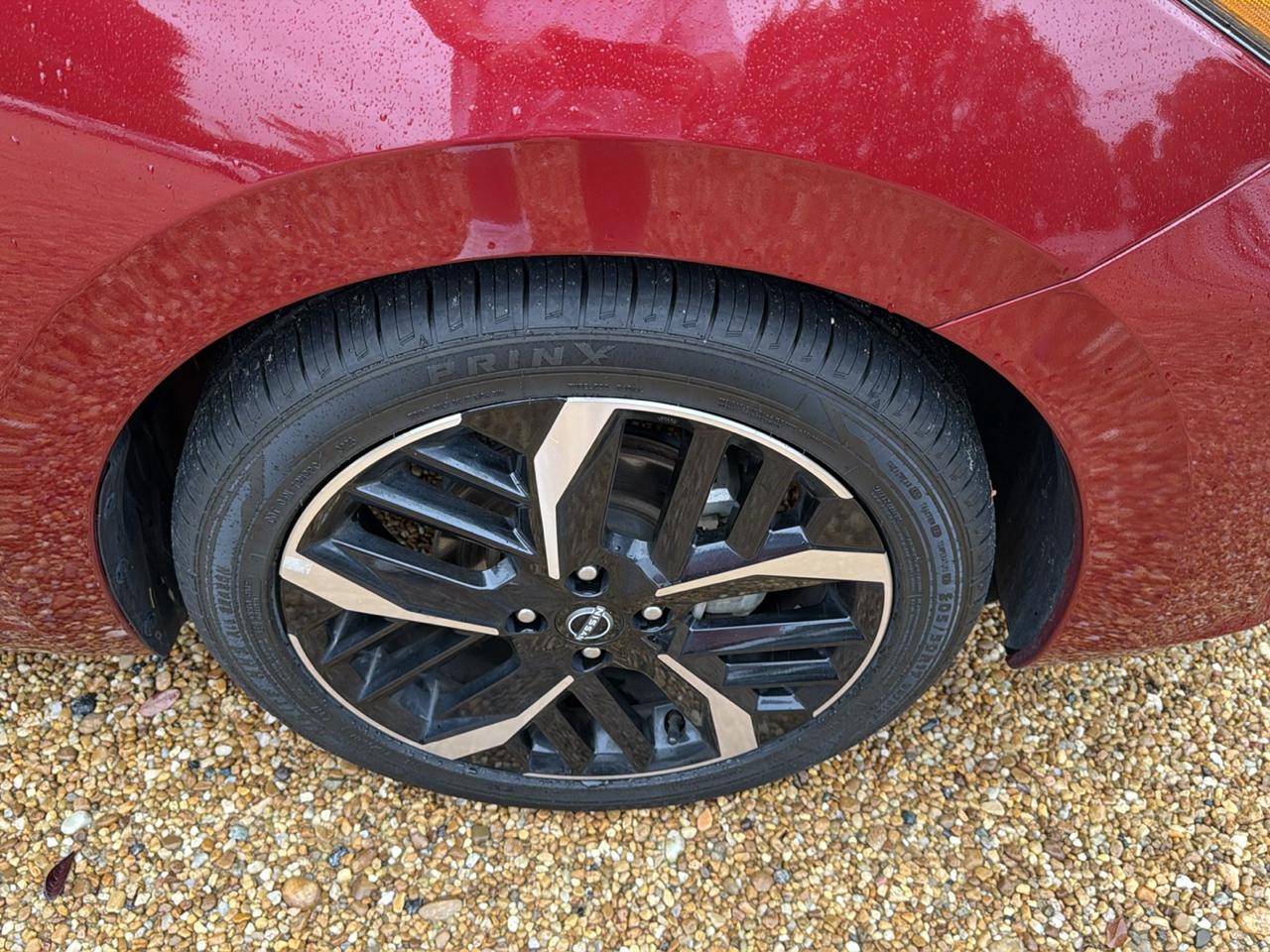 Nissan Versa SR CVT 2024
