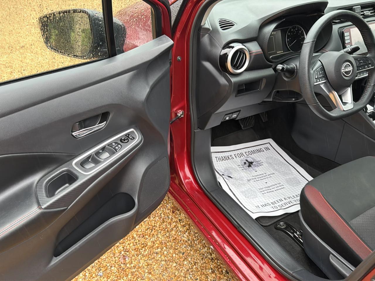 Nissan Versa SR CVT 2024