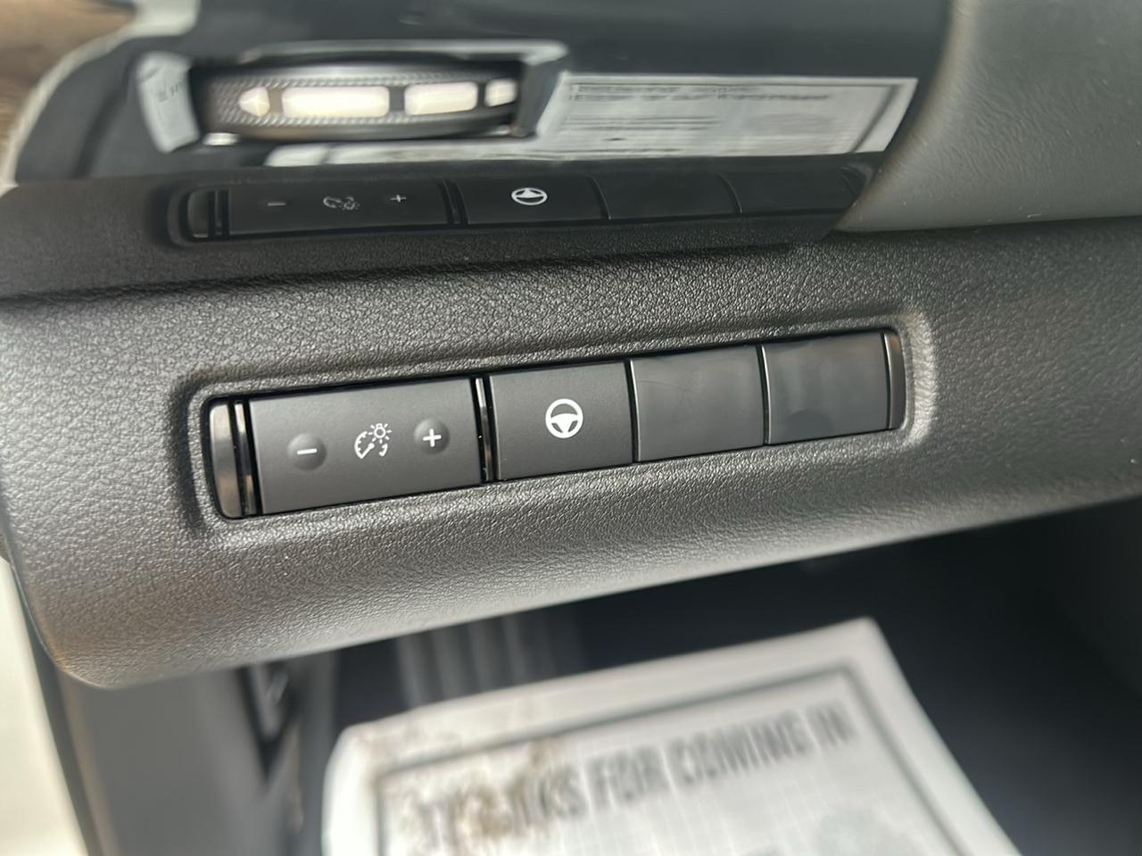 Nissan Pathfinder SV 2WD 2024