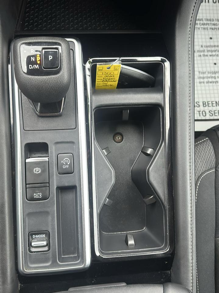 Nissan Pathfinder SV 2WD 2024