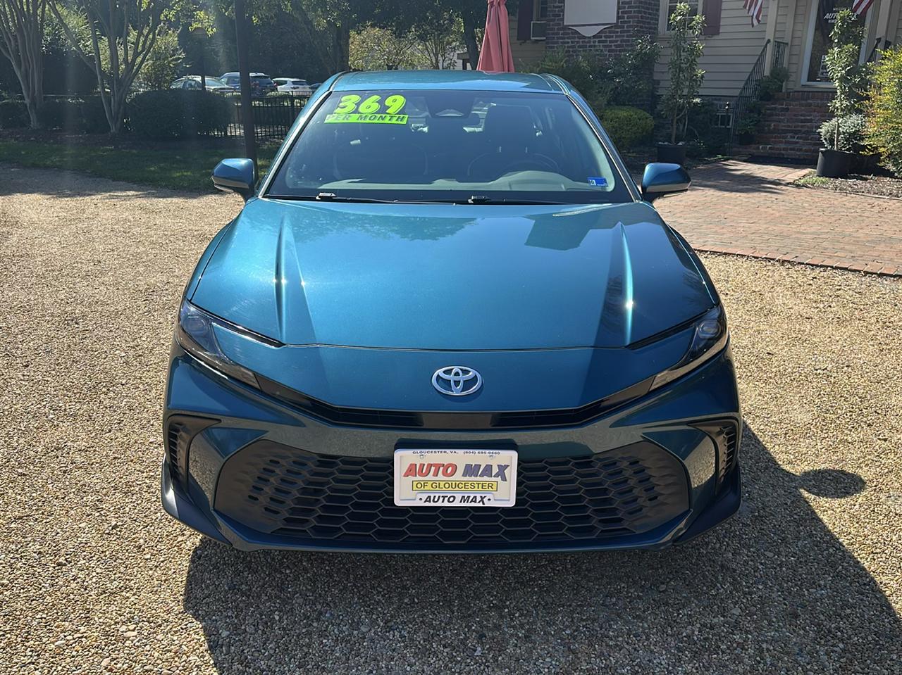 Toyota Camry SE (Natl) 2025