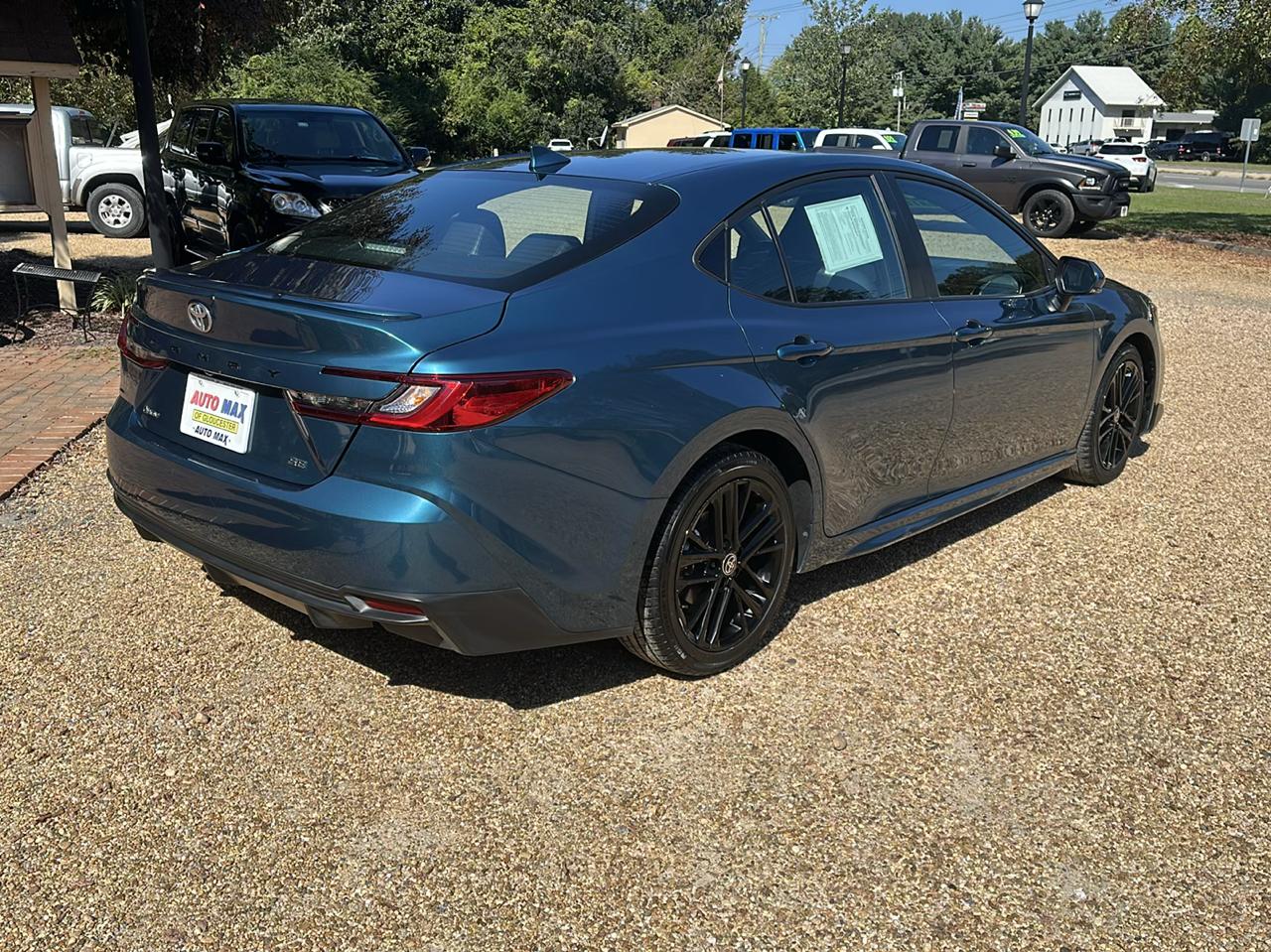 Toyota Camry SE (Natl) 2025